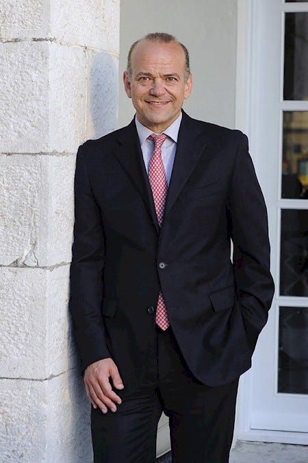 Minister Albert Isola